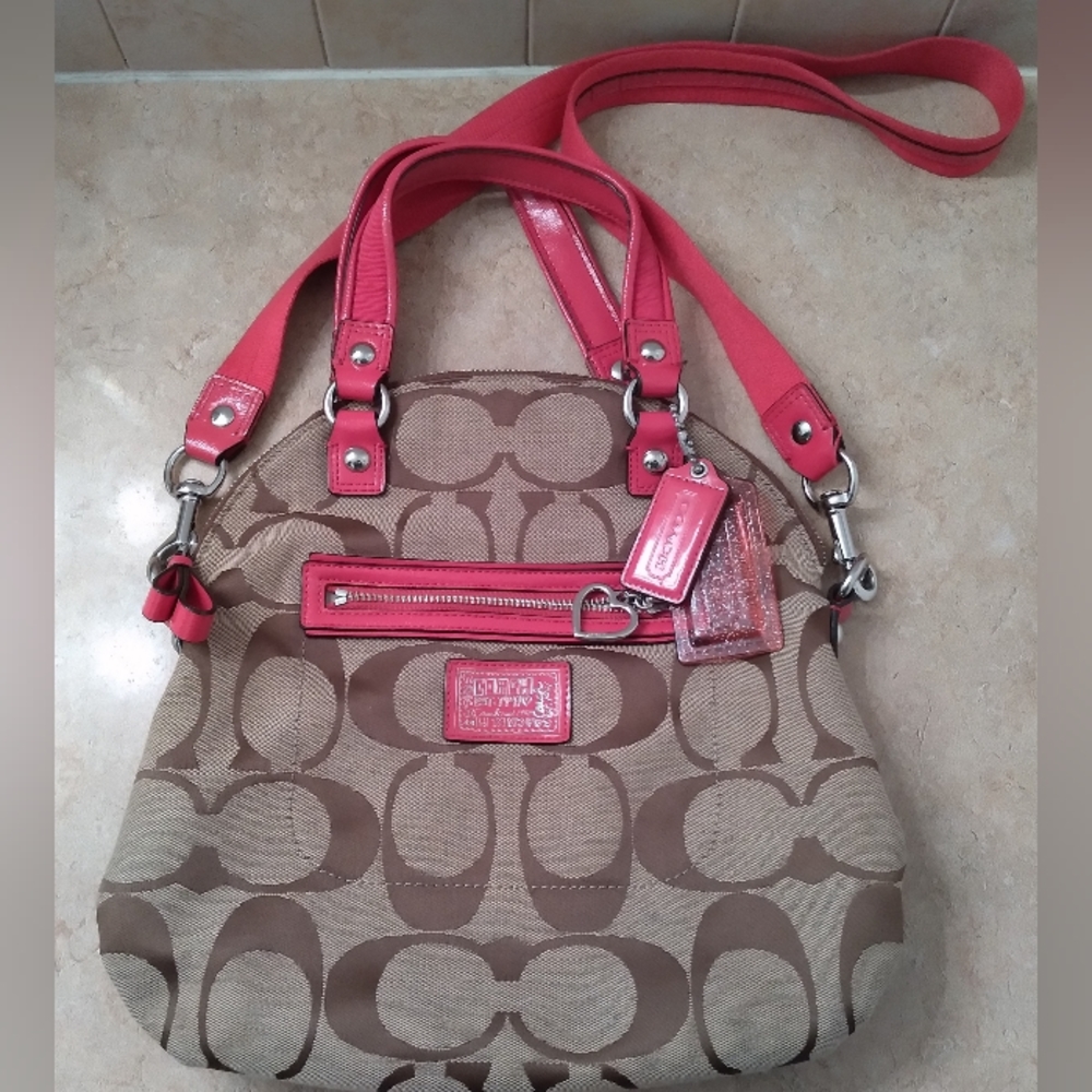 Coach Daisy Satchel in Fushia